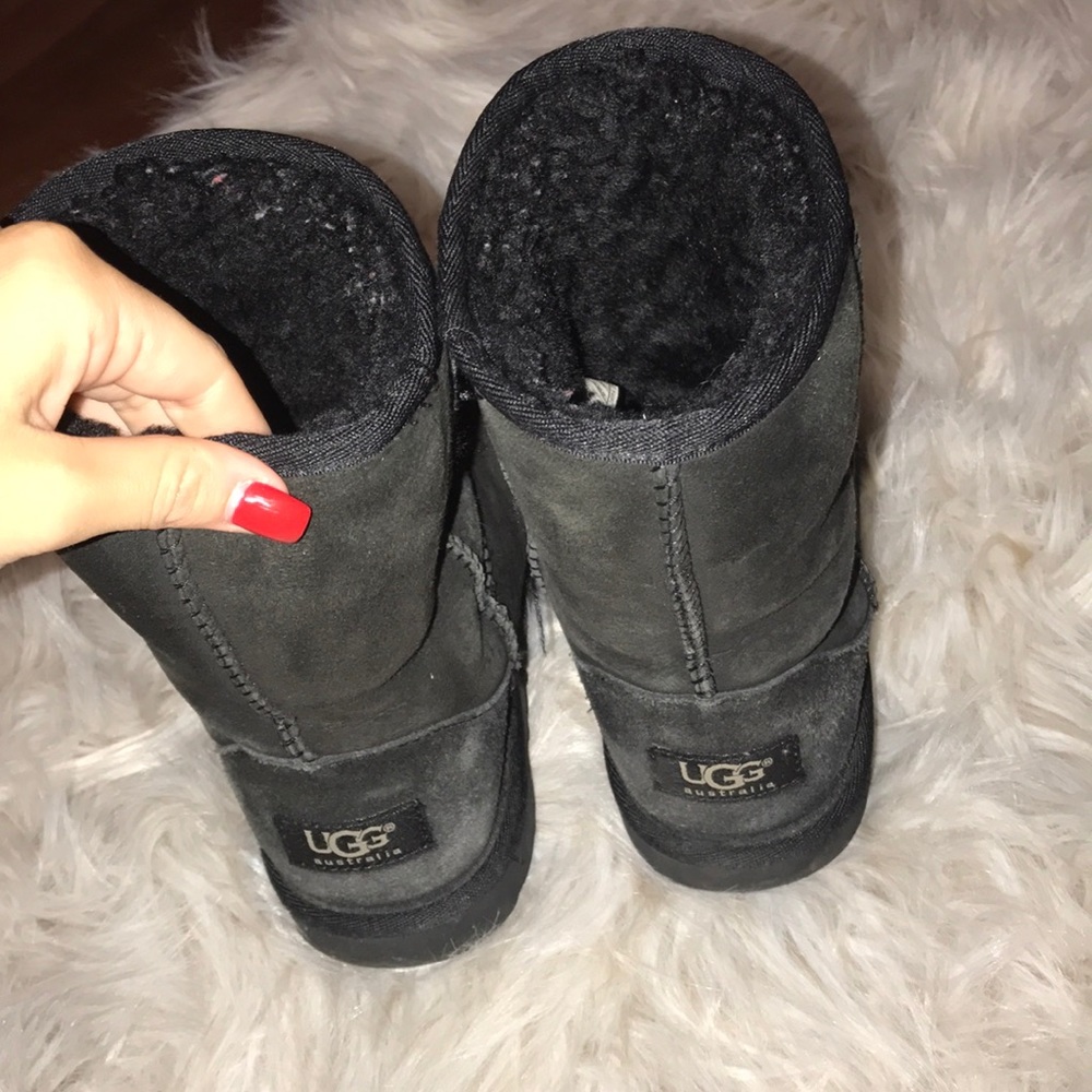 Size 3 black uggs